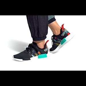 Adidas NMD R1 shoes